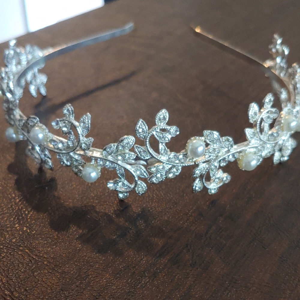 Elegant Silver Floral Headband